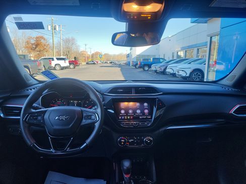 Certified 2023 Chevrolet TrailBlazer RS w/ Convenience Package image 3