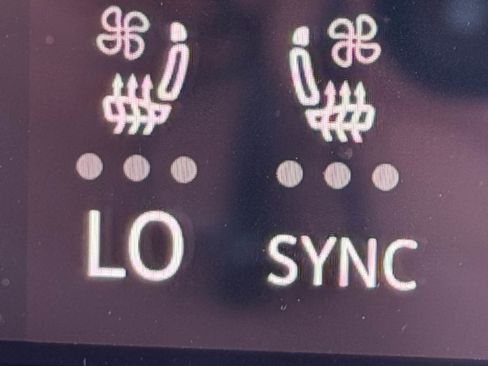 New 2026 Volkswagen Atlas Cross Sport SE image 26