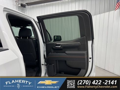 Used 2025 GMC Sierra 1500 AT4 w/ Technology Package AWD/4WD image 12