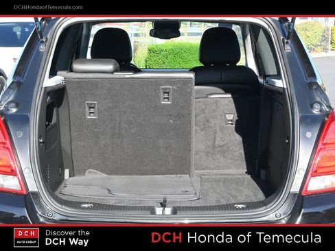 Used 2020 Chevrolet Trax LT w/ LT Convenience Package FWD image 22