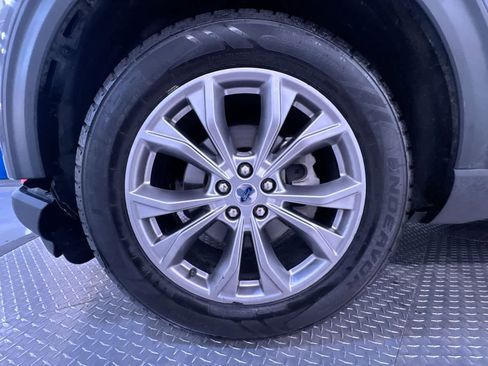 Used 2021 Ford Explorer XLT w/ Equipment Group 202A AWD/4WD image 10