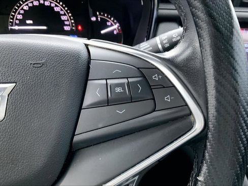 Used 2018 Cadillac XT5 Luxury image 18