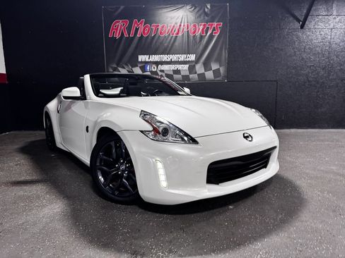 Used 2015 Nissan 370Z Roadster RWD image 6