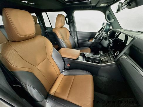 Certified 2025 Lexus GX 550 w/ Accessory Package (2T) AWD/4WD image 30