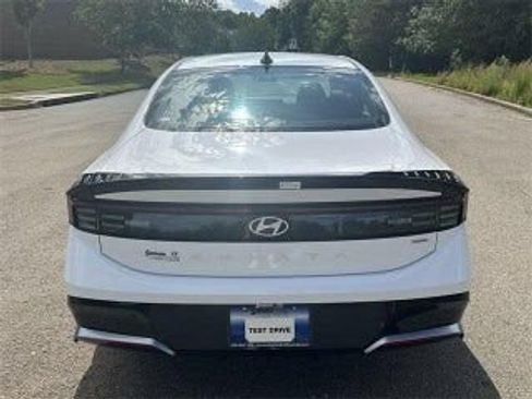 Used 2025 Hyundai Sonata SEL FWD image 4