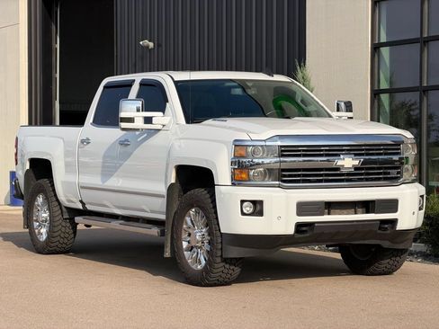 Used 2015 Chevrolet Silverado 2500 LTZ w/ Duramax Plus Package AWD/4WD image 4
