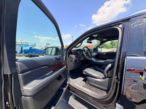Used 2024 Lincoln Navigator Reserve AWD/4WD image 21