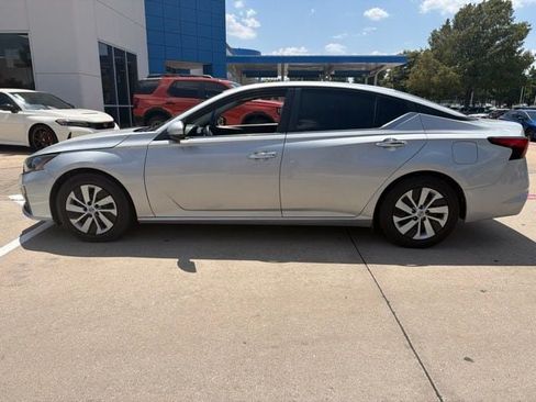 Used 2023 Nissan Altima 2.5 S FWD image 8
