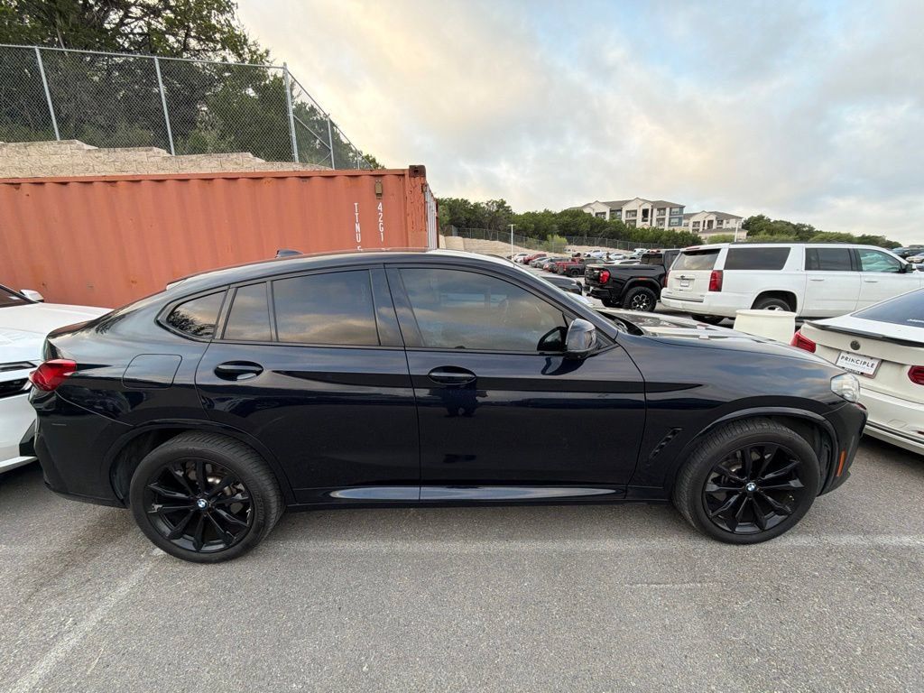 Certified 2024 BMW X4 xDrive30i w/ Premium Package AWD/4WD image 2
