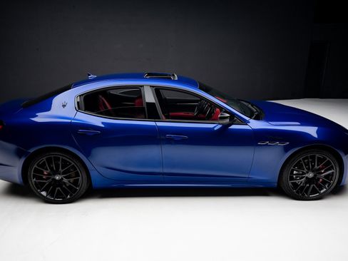 Used 2022 Maserati Ghibli Modena image 36