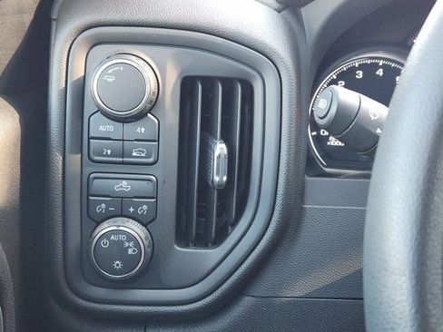 Used 2024 Chevrolet Silverado 1500 Custom image 23