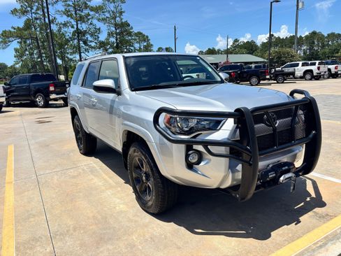 Used 2019 Toyota 4Runner SR5 Premium image 3