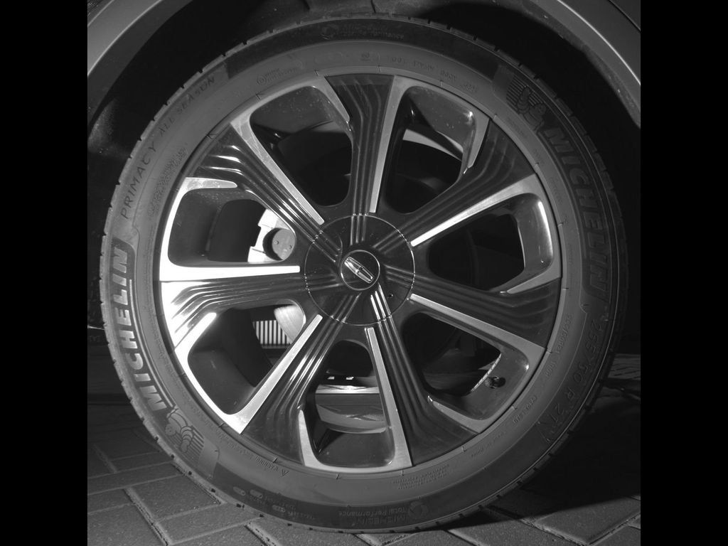Used 2025 Lincoln Nautilus Reserve AWD/4WD image 11