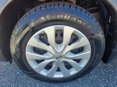 Used 2020 Nissan Rogue S image 17