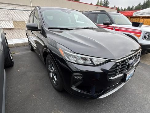 Used 2023 Ford Escape ST-Line w/ Equipment Group 301A FWD image 3