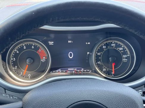 Used 2018 Jeep Cherokee Trailhawk w/ Comfort/Convenience Group AWD/4WD image 16
