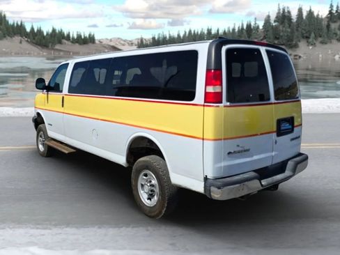 Used 2006 Chevrolet Express 3500 LS Extended Van 3D w/ LT Preferred Equipment Group image 5