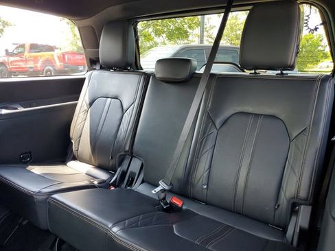 Certified 2024 Ford Expedition Platinum AWD/4WD image 28