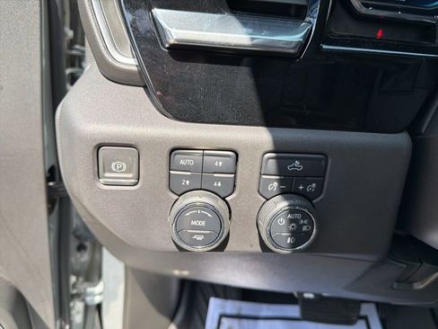 Used 2024 Chevrolet Silverado 1500 LT Trail Boss AWD/4WD image 22