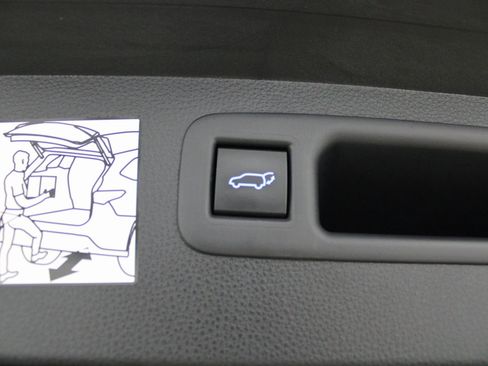 Used 2022 Toyota Highlander Limited image 22