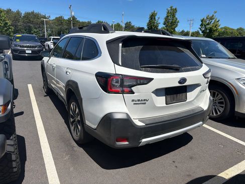Used 2024 Subaru Outback Limited AWD/4WD image 4