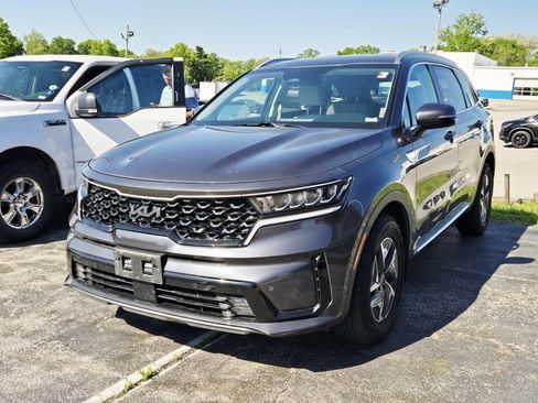 Used 2022 Kia Sorento EX image 4