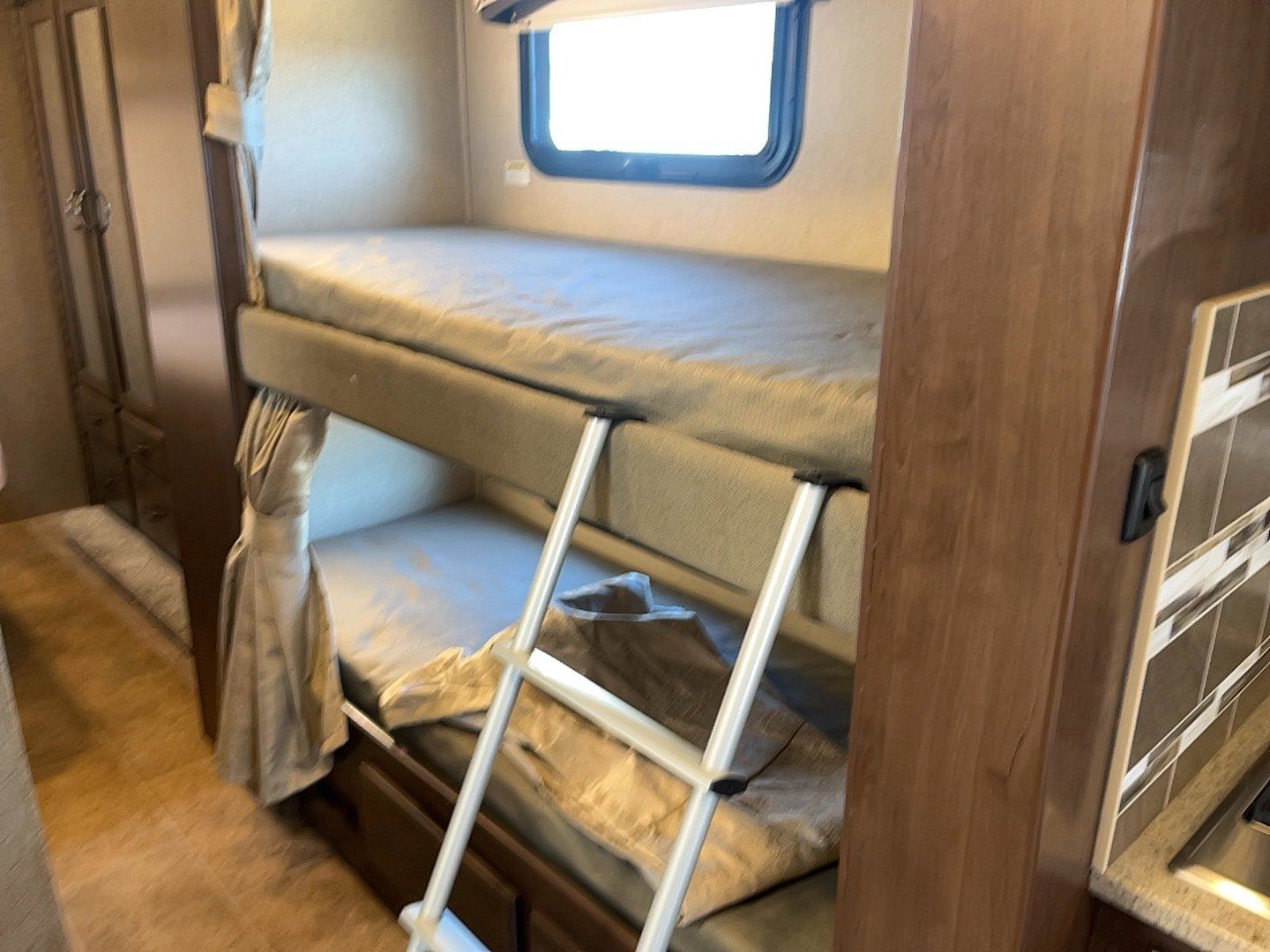 Used 2017 Ford E-450 and Econoline 450 Super Duty w/ Motorhome Prep Package RWD image 20