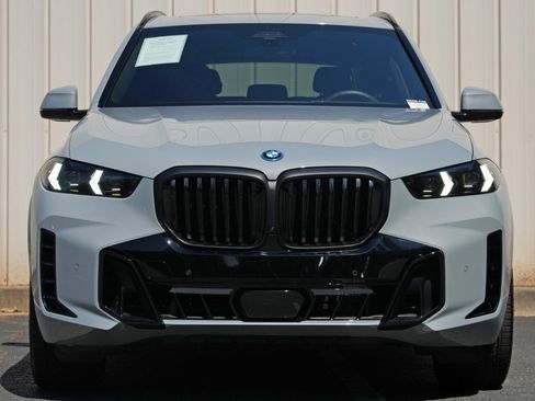 Used 2026 BMW X5 xDrive50e w/ M Sport Package AWD/4WD image 7