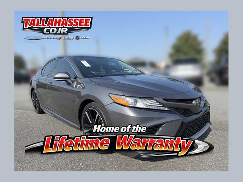 Used 2020 Toyota Camry XSE FWD image 1