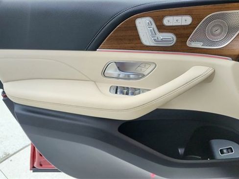 Used 2024 Mercedes-Benz GLS 450 4MATIC w/ AMG Line Exterior image 38