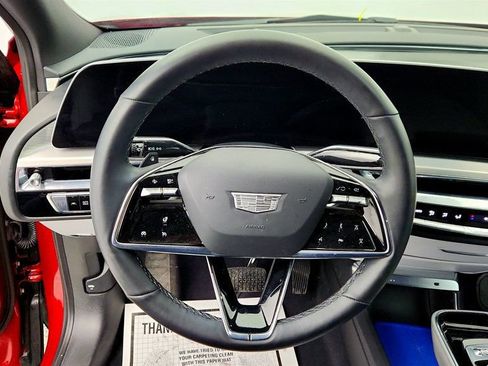 Used 2024 Cadillac Lyriq Luxury image 13