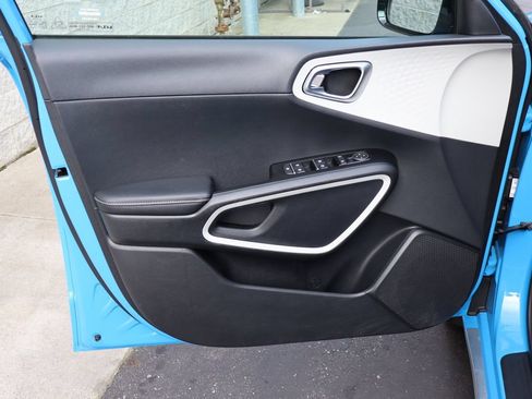 Used 2023 Kia Soul GT-Line FWD image 16