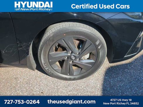 Used 2023 Hyundai Elantra SEL image 5