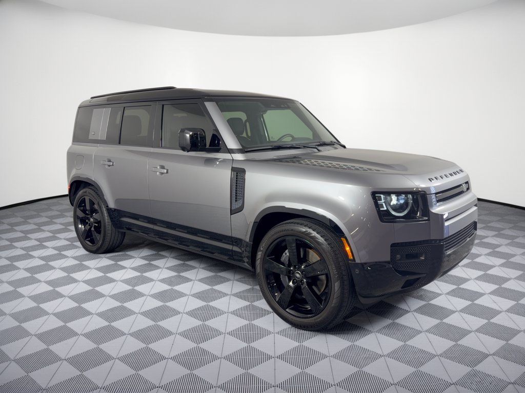 Used 2024 Land Rover Defender 110 X-Dynamic SE AWD/4WD image 7