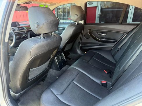 Used 2018 BMW 320i 320i Sedan 4D image 9