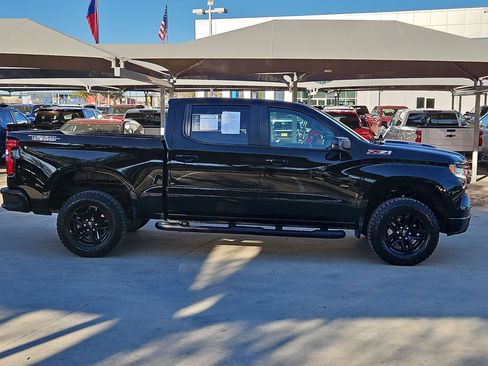 Used 2024 Chevrolet Silverado 1500 LT Trail Boss w/ Convenience Package II image 2