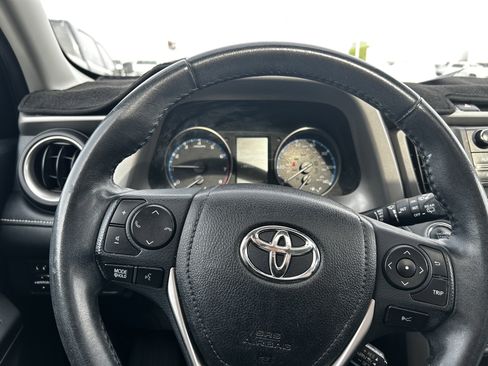Used 2018 Toyota RAV4 XLE w/ Plus Extra Value Package AWD/4WD image 17