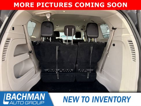 Used 2022 Chrysler Pacifica Touring-L FWD image 7