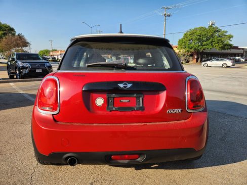 Used 2017 MINI Cooper 2-Door Hardtop image 4