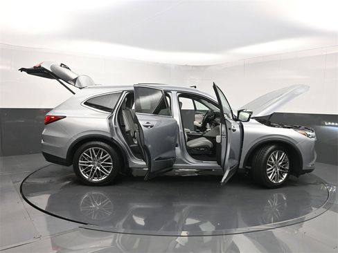 Used 2023 Acura MDX SH-AWD w/ Advance Package image 40