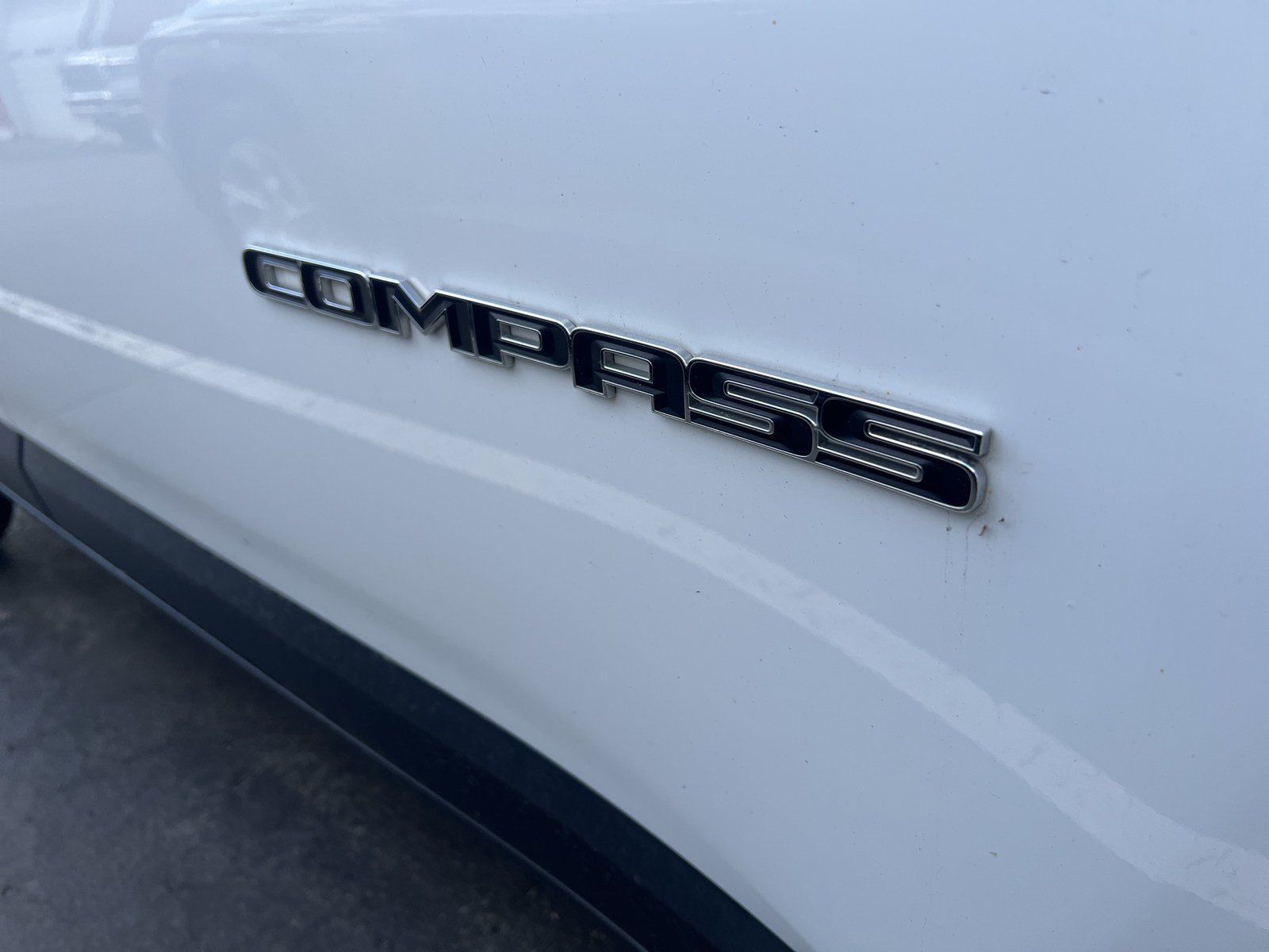 Used 2024 Jeep Compass Latitude AWD/4WD image 5