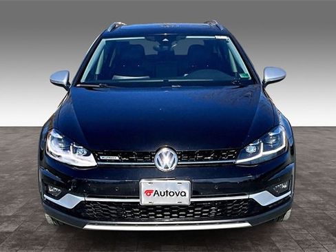 Used 2018 Volkswagen Golf Alltrack SEL image 2