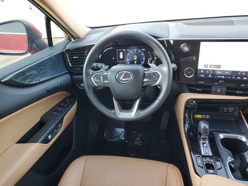 Used 2024 Lexus NX 250 FWD image 11