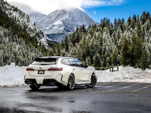 New 2026 BMW M5 Touring image 10