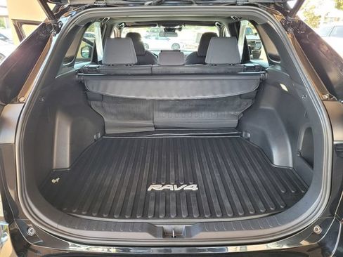 Certified 2022 Toyota RAV4 SE w/ Convenience Package AWD/4WD image 33