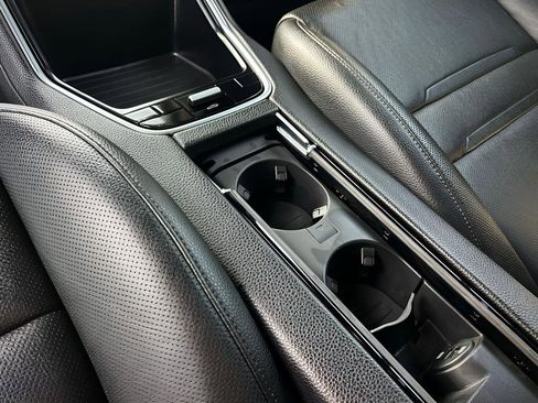 Used 2017 Porsche Panamera 4 image 13