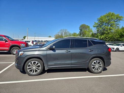 Used 2019 GMC Terrain SLT w/ Preferred Package FWD image 1