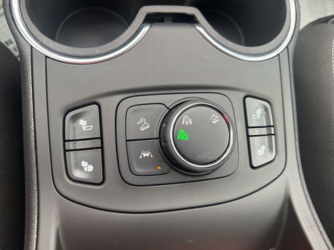 Used 2024 GMC Terrain SLT AWD/4WD image 40