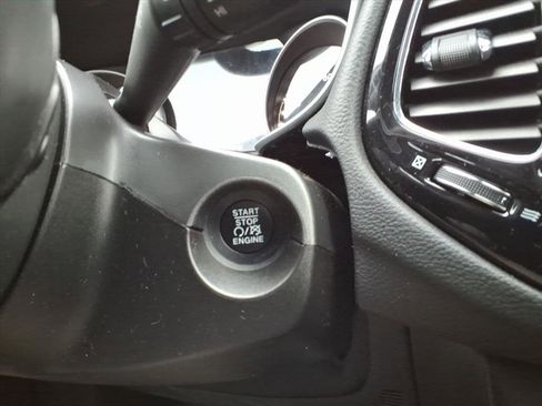 Used 2019 Jeep Compass Limited image 23