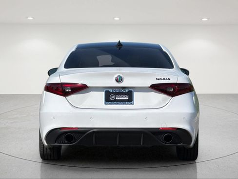 Used 2019 Alfa Romeo Giulia RWD image 4